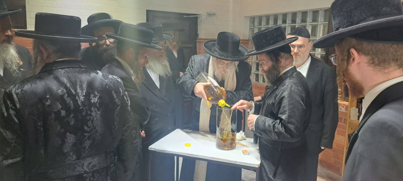 האדמו"ר מתולדות אהרן בקרעסטיר