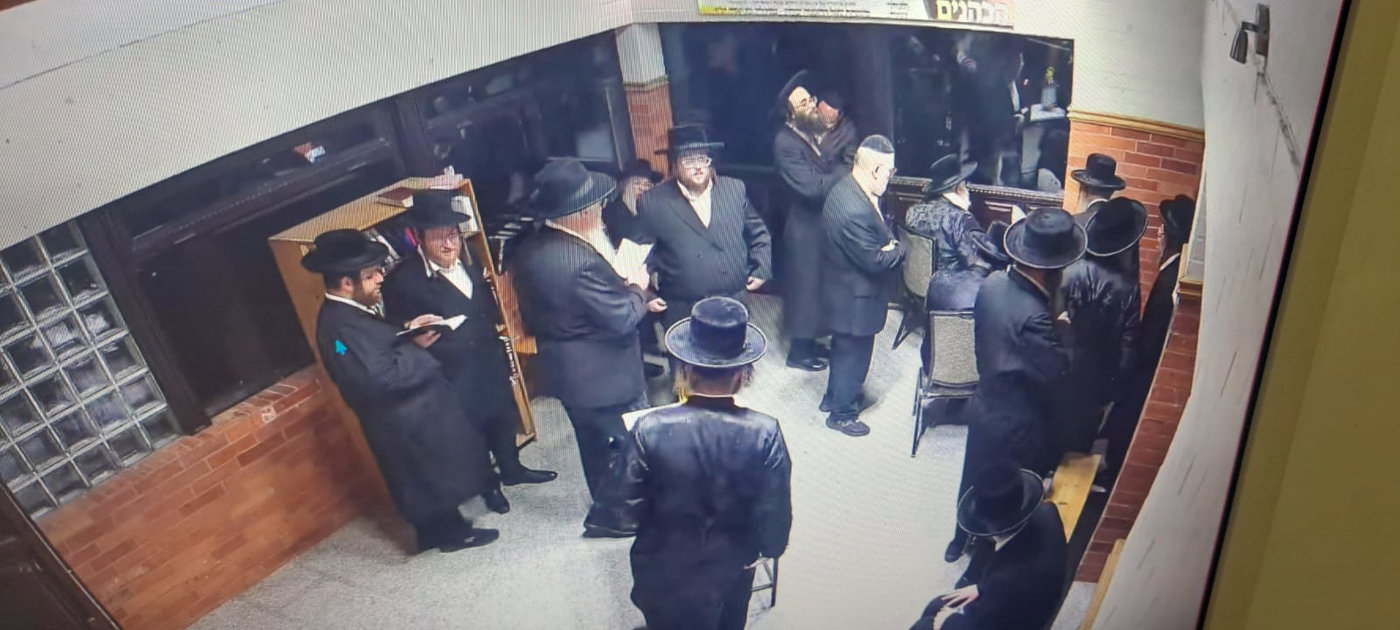 האדמו"ר מתולדות אהרן בקרעסטיר