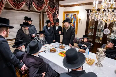 האדמו"ר מסאטמר בלחיים בבית ר' חיים מרדכי אינזליכט