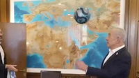 השגריר החרדי מסר את הכדור, נתניהו "ניגח": האיחול לארגנטינה | צפו
