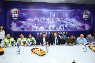 שר הביטחון במרלו"ג זק"א