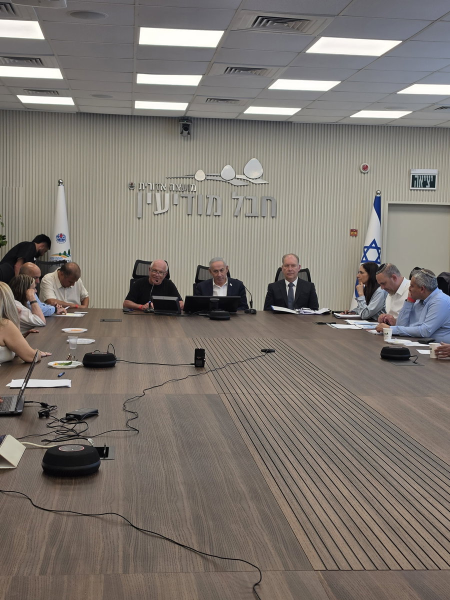 נתניהו בוועדה, היום
