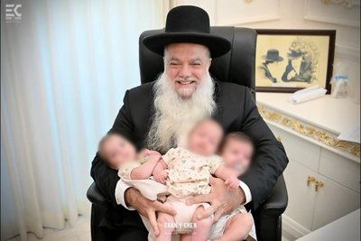 הרב יגאל כהן עם התינוקות וההורים