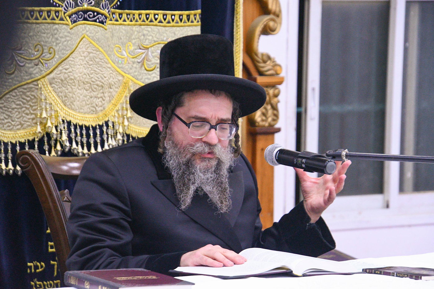 האמו"ר מסקולען ירושלים בשיעור בעמנואל 
