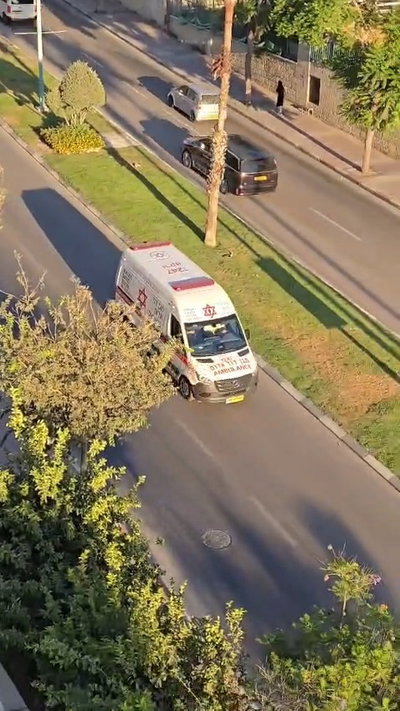 ירי נשמע מתוך דירה בעיר החרדית אלעד; כוחות החירום במקום 