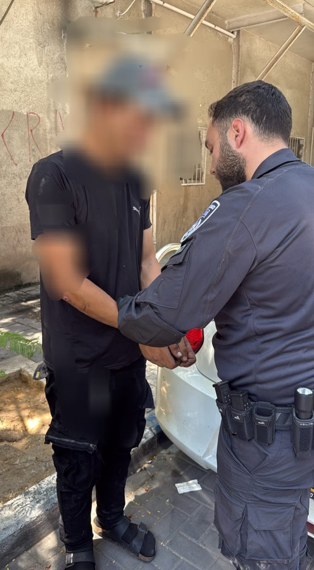 לקח את המחשבים ואת התפילין: תיעוד הפריצה הנועזת לסט הצילומים