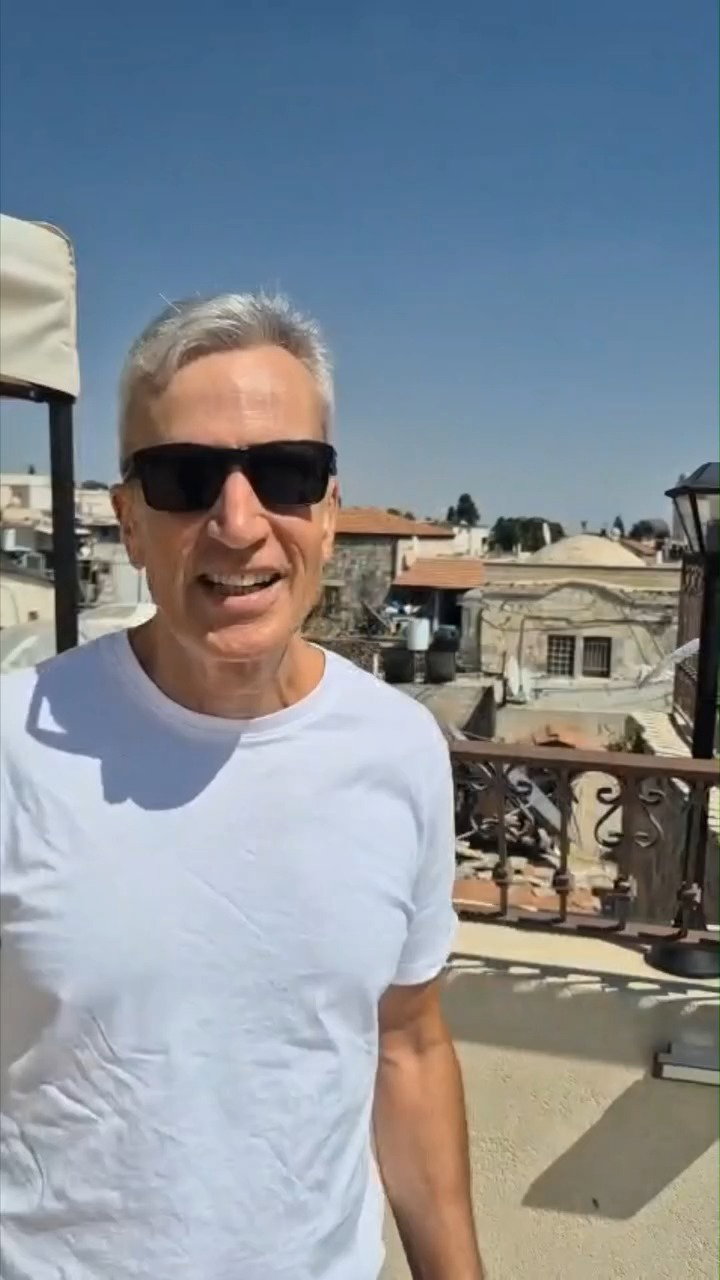 אברי גלעד משתף