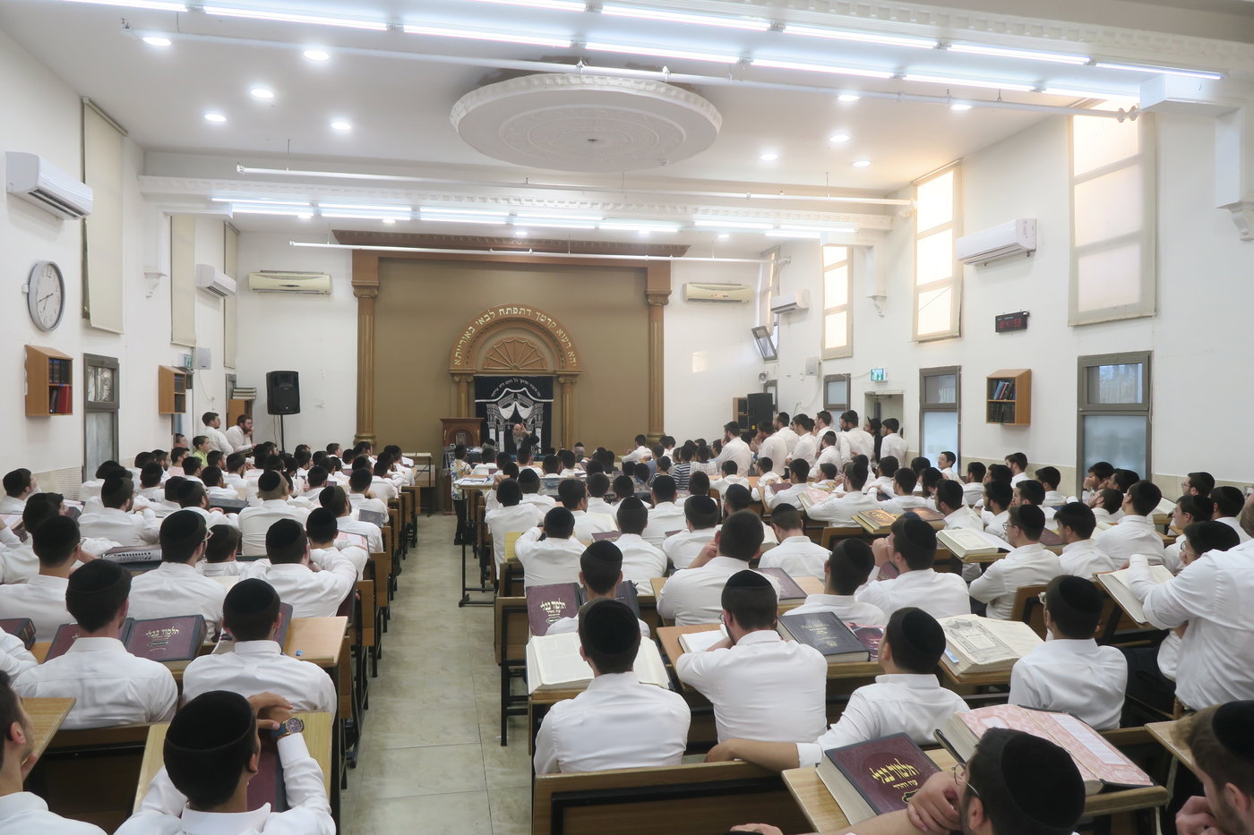 רבי אלימלך בידרמן בישיבת רנה של תורה בכרמיאל