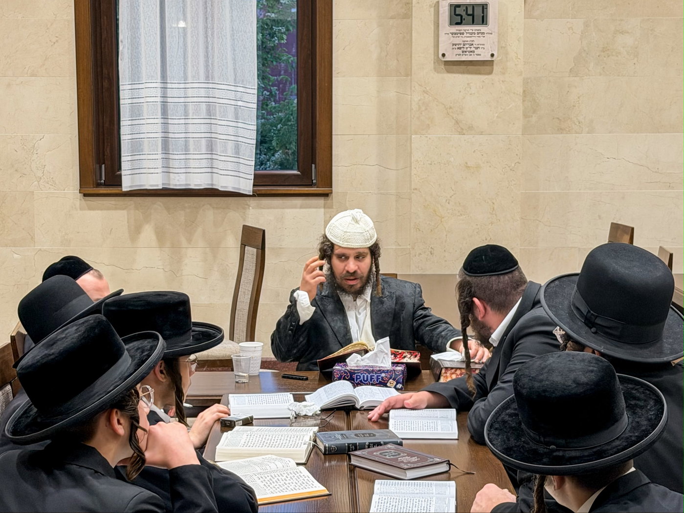 האדמו"ר מקרעטשניף כפר עטה במסע תשעת הימים