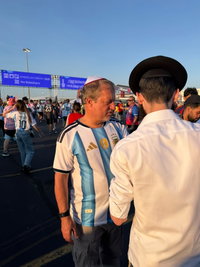 "עשינו לו בדמעות": היהודי מארגנטינה שסגר מעגל מחוץ למגרש המונדיאל