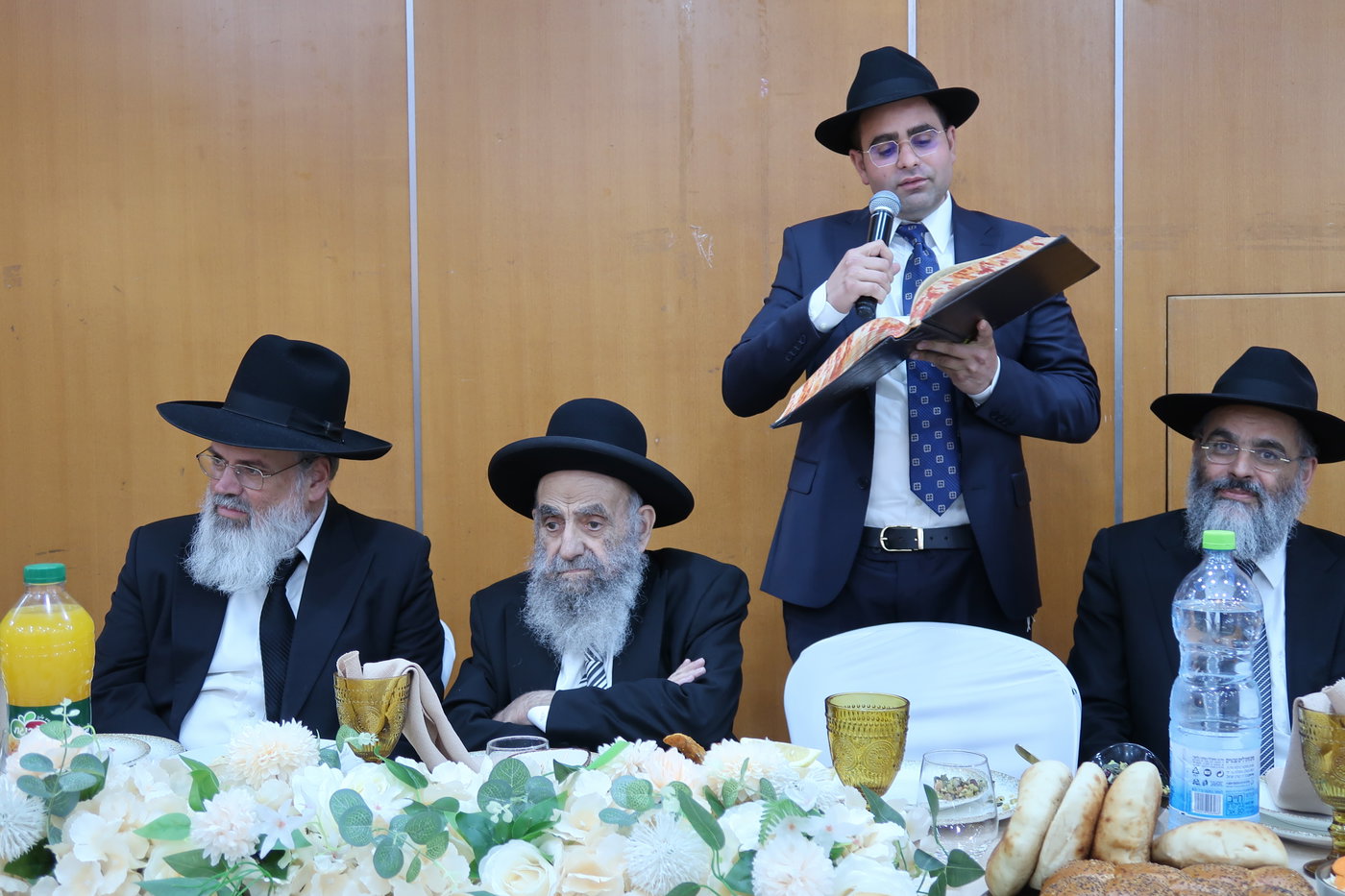 שמחת אירוסי נכד הגר"מ צדקה