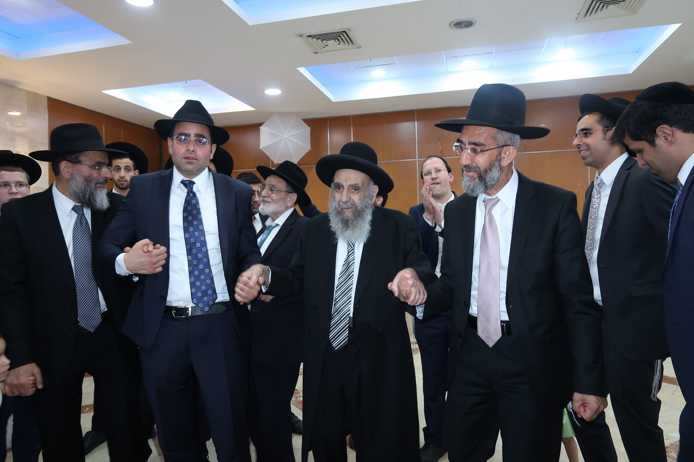 שמחת אירוסי נכד הגר"מ צדקה