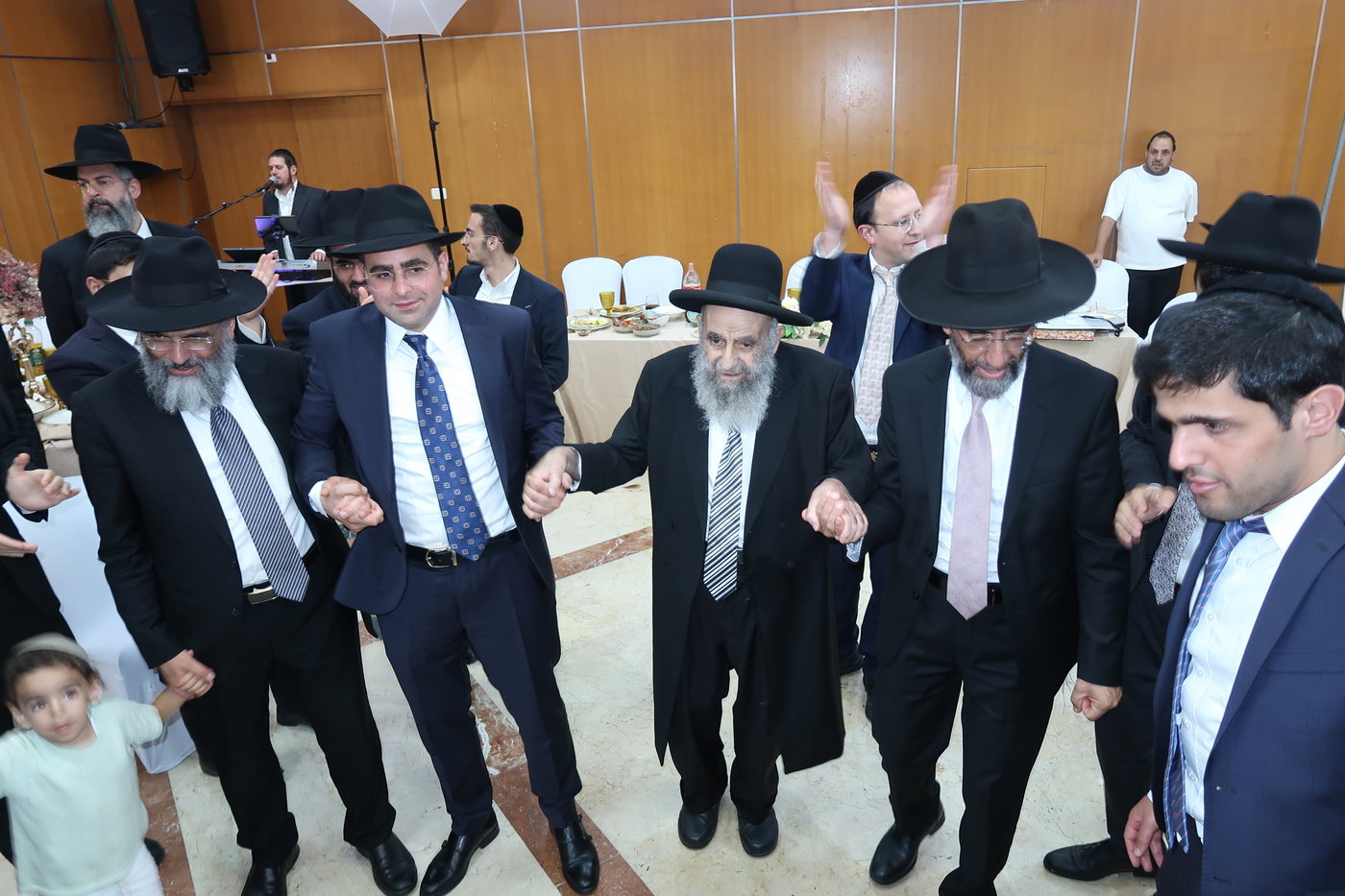 שמחת אירוסי נכד הגר"מ צדקה