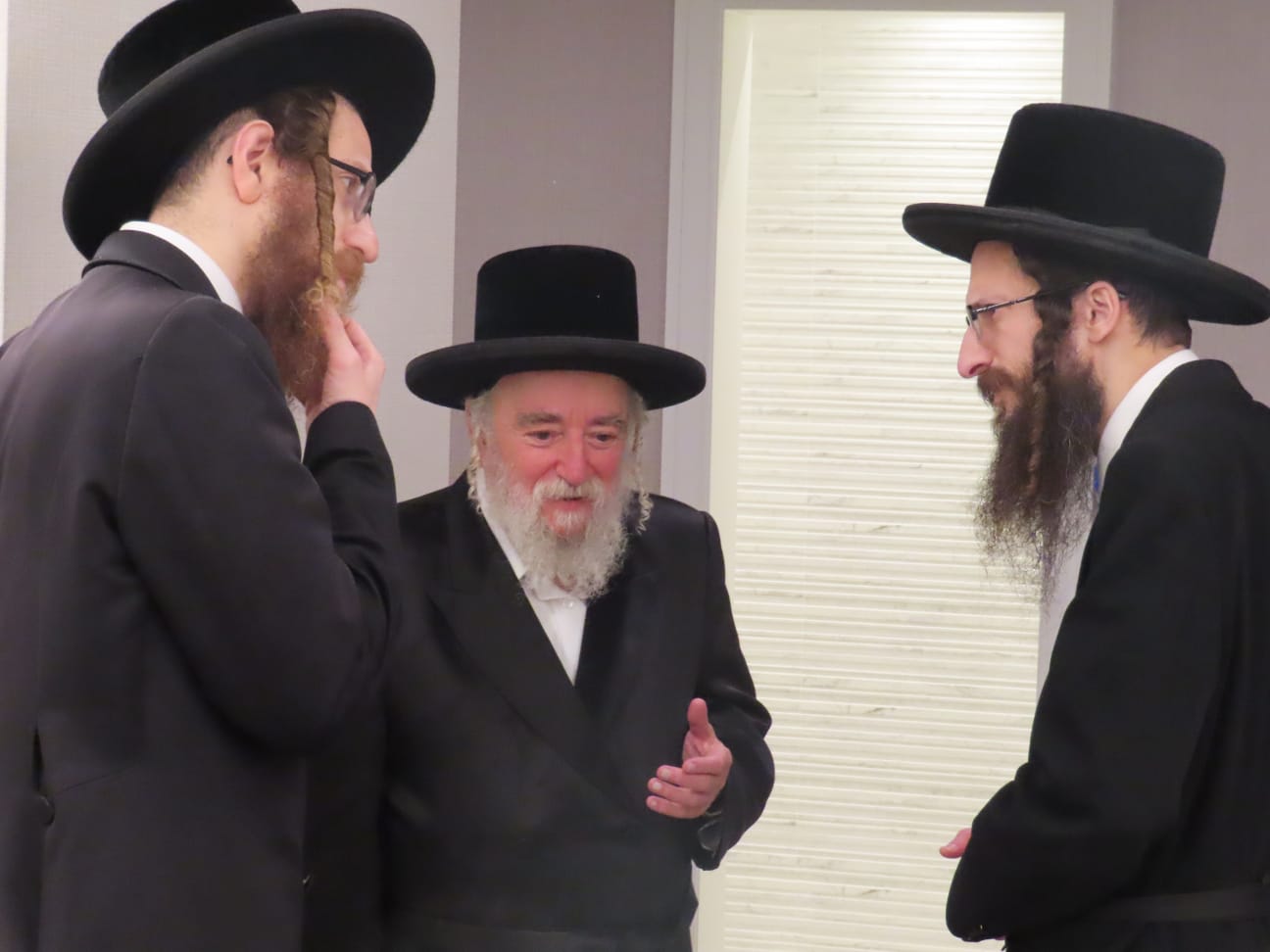הגה"צ רבי יצחק משה ארלנגר בקריית יואל