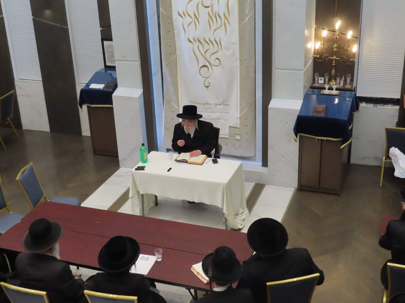 הגה"צ רבי יצחק משה ארלנגר בקריית יואל