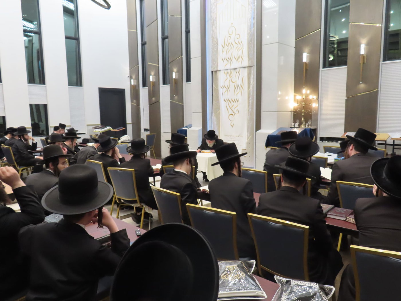 הגה"צ רבי יצחק משה ארלנגר בקריית יואל