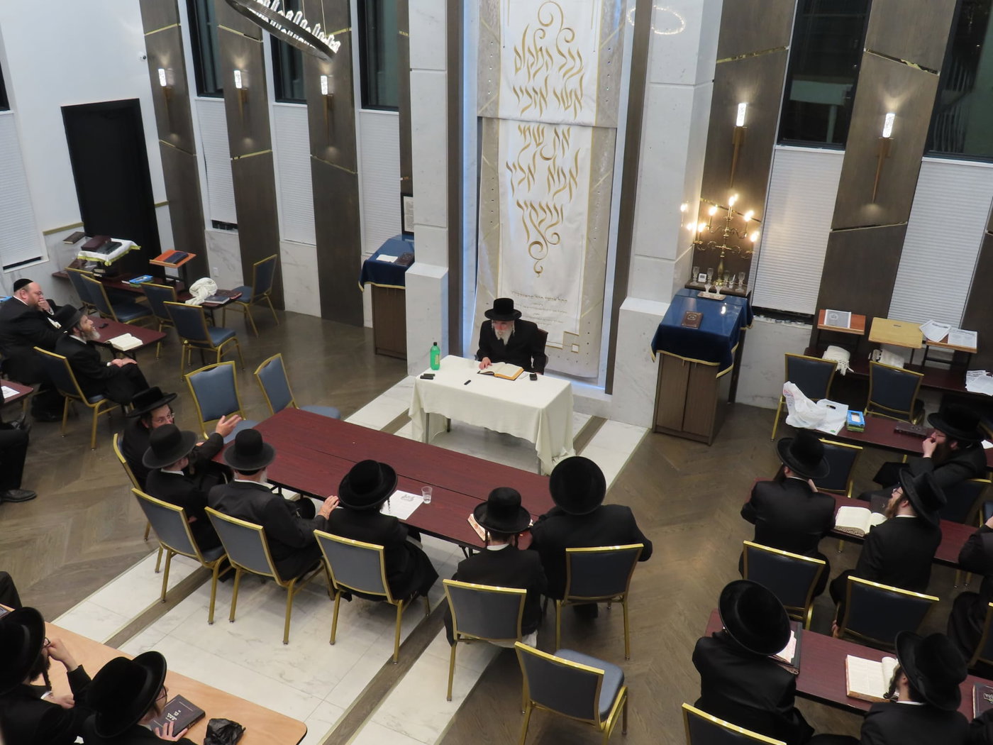 הגה"צ רבי יצחק משה ארלנגר בקריית יואל