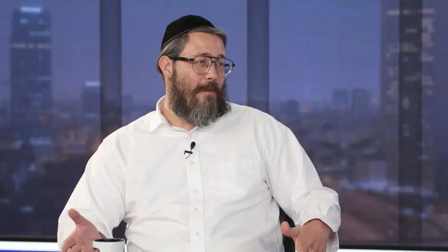 אבי לוקוב בראיון