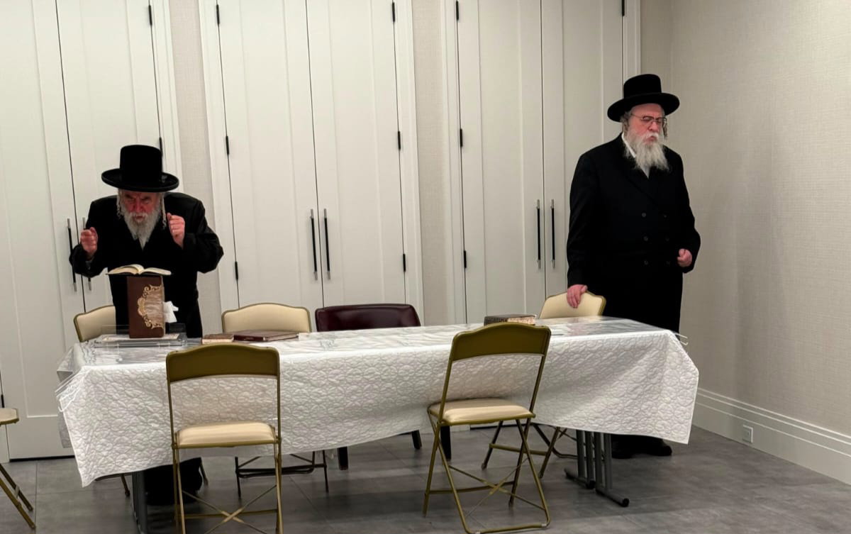 הגה"צ רבי יצחק משה ארלנגר בקריית יואל