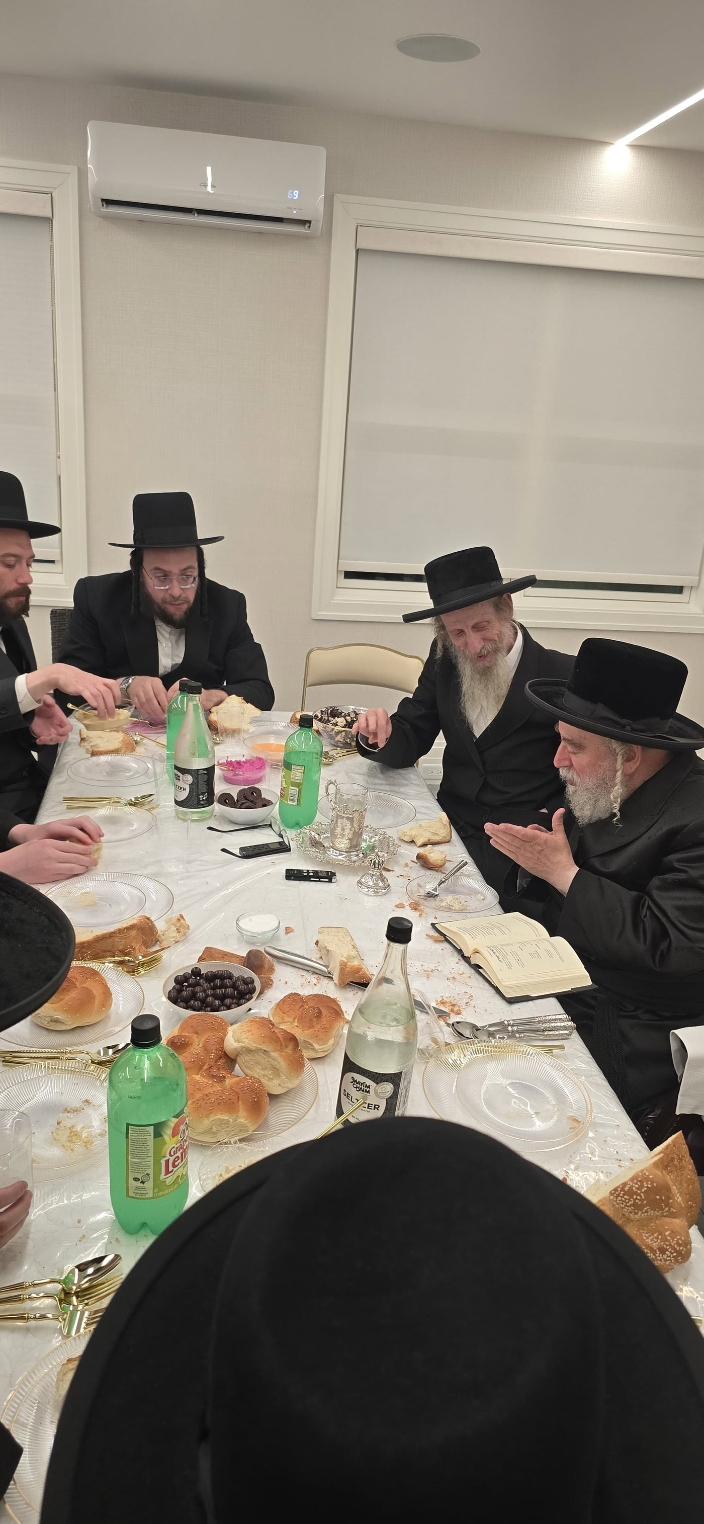 הגה"צ רבי יצחק משה ארלנגר בקריית יואל