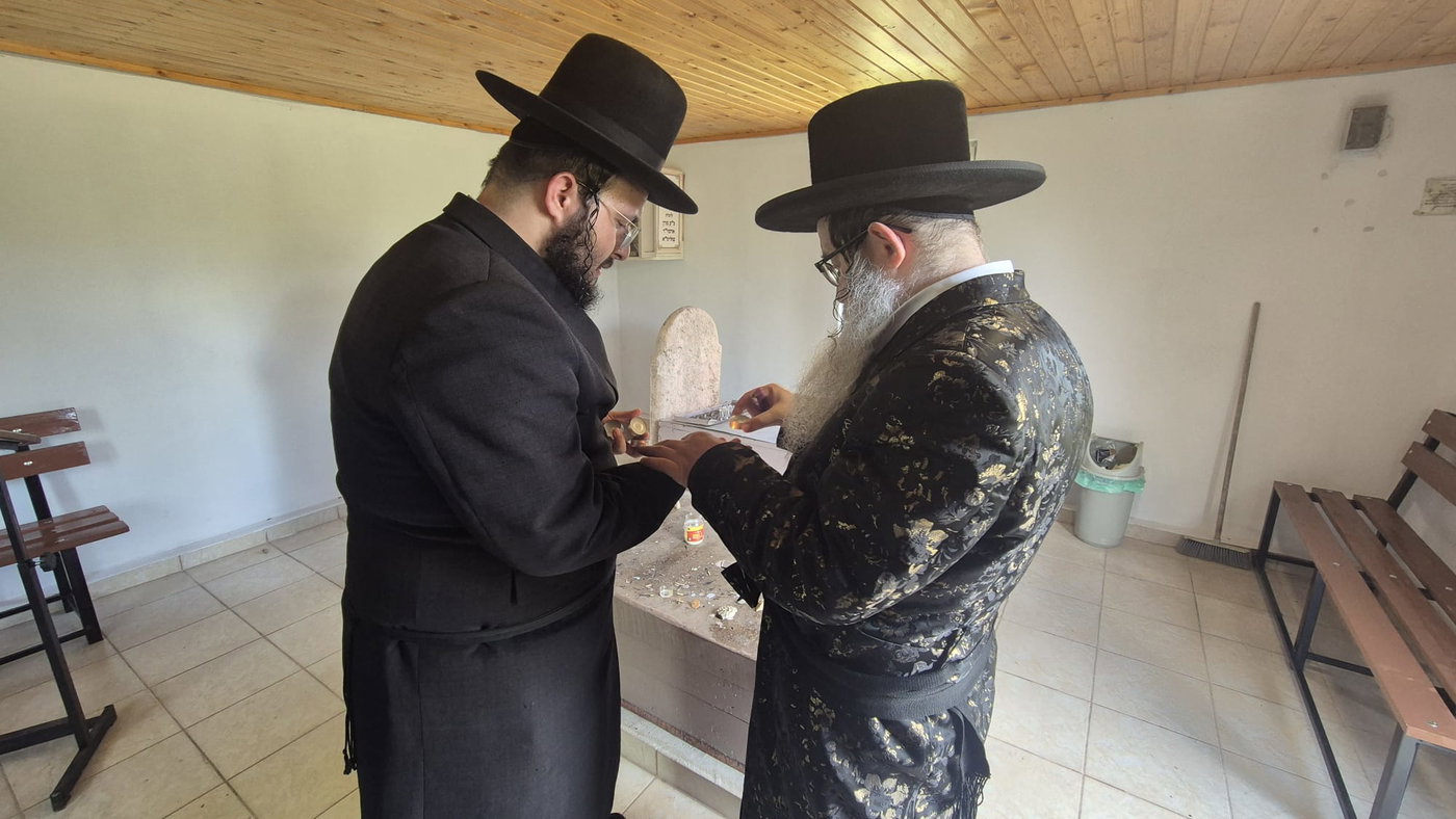 האדמו"ר מנדבורנה אלעד במסע תשעת הימים
