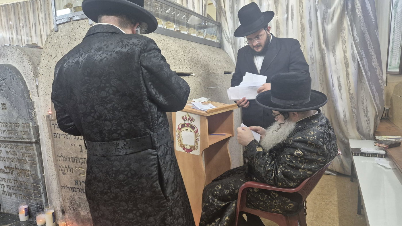 האדמו"ר מנדבורנה אלעד במסע תשעת הימים