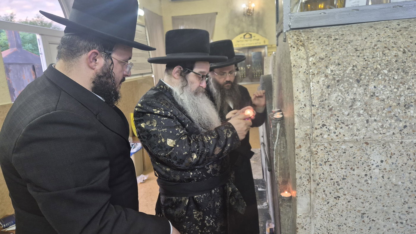 האדמו"ר מנדבורנה אלעד במסע תשעת הימים