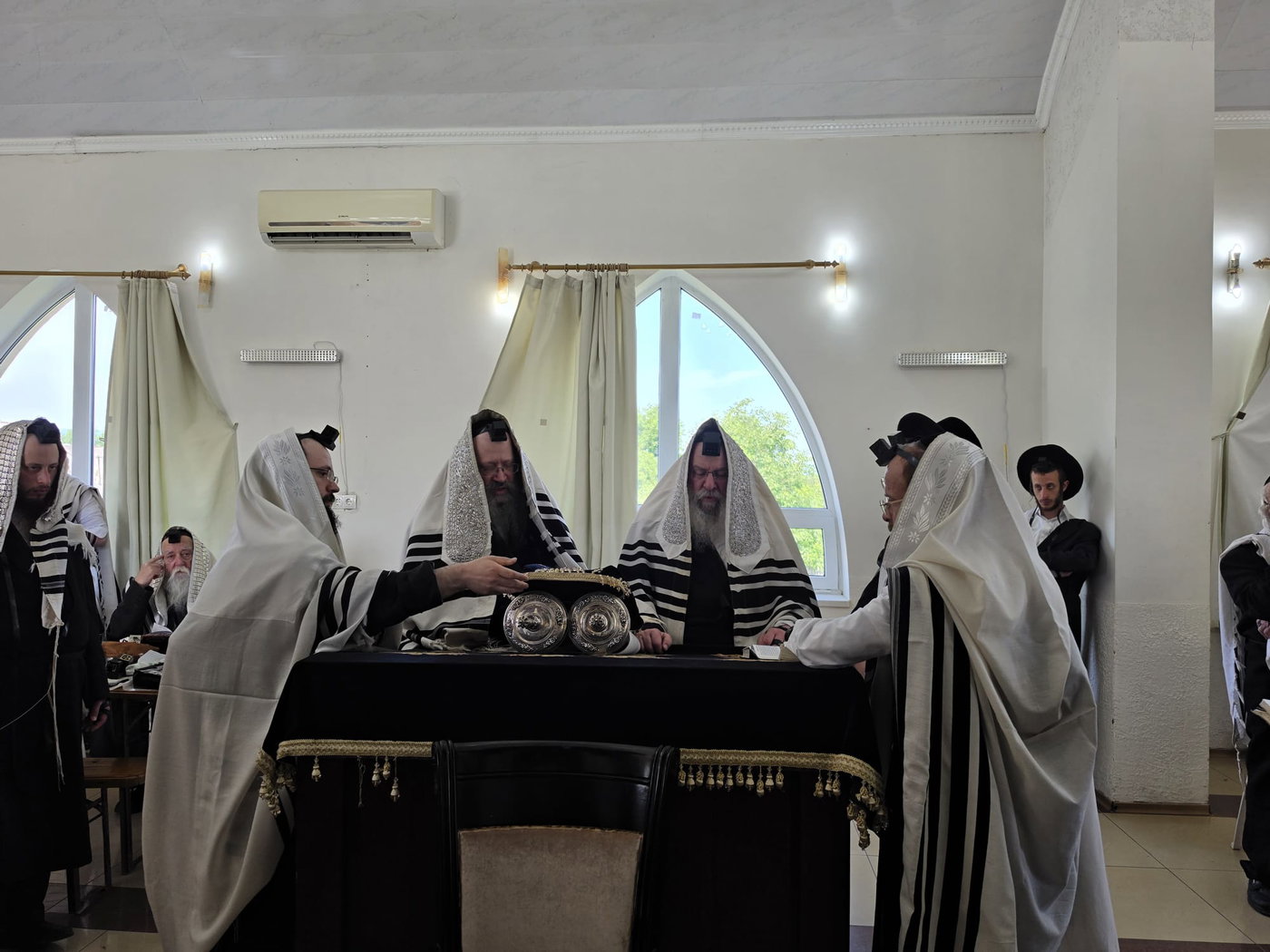 האדמו"ר מנדבורנה במסע תשעת הימים