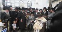 האדמו"ר מויז'ניץ לונדון עם האדמו"ר מתולדות אברהם יצחק בהר יונה