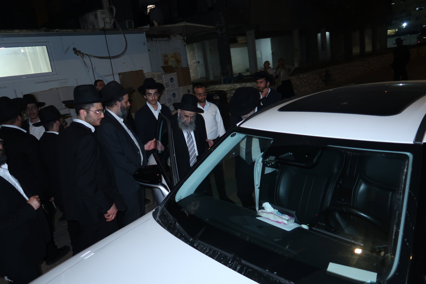 הגר"מ צדקה בביקור בחניכי הישיבות באשדוד