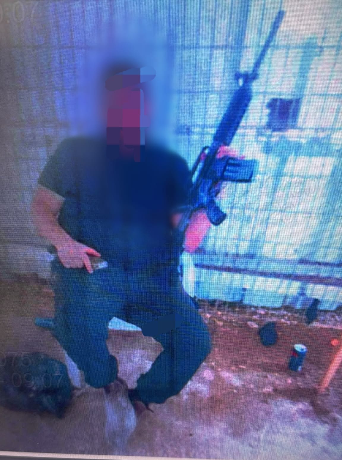 אחים חשודים נעצרו; תמונת התינוק שנמצאה בטלפון זעזעה את השוטרים