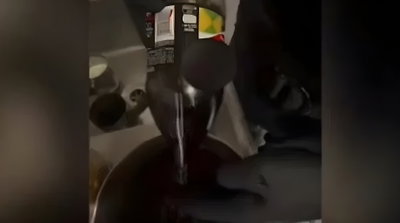 לא תאמינו מה מצאו הסוהרים בתוך בקבוק השתייה שהביא האסיר | צפו