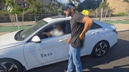 הבלשים עצרו את נהג המונית באמצע הנסיעה | זו הסיבה