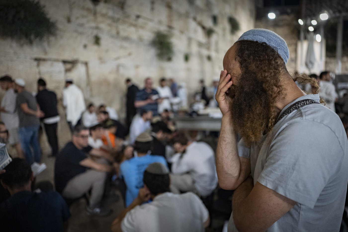 ליל תשעה באב בכותל המערבי