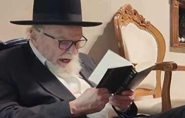 בָּכוֹ תִבְכֶּה בַּלַּיְלָה: רה"י הגרמ"ה הירש זועק על החורבן בגבעת הישיבה | צפו