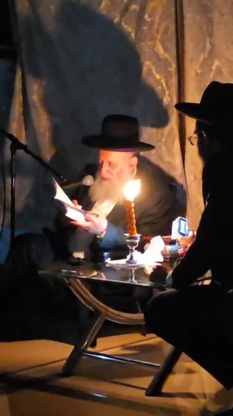 הגר"ר אלבז בליל תשעה באב