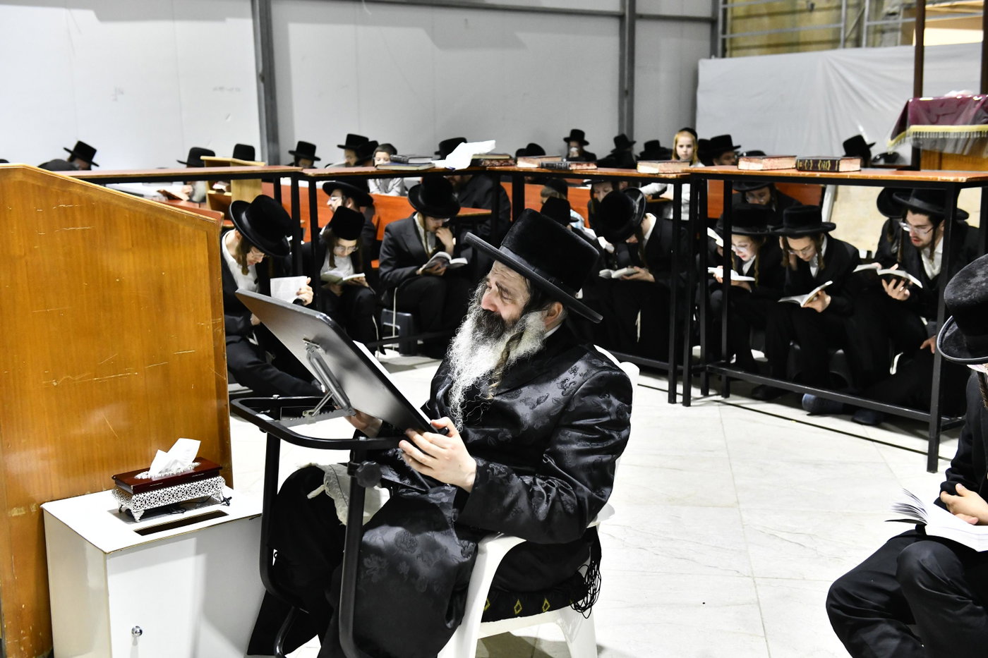 האדמו"ר מזוטשקא בליל תשעה באב