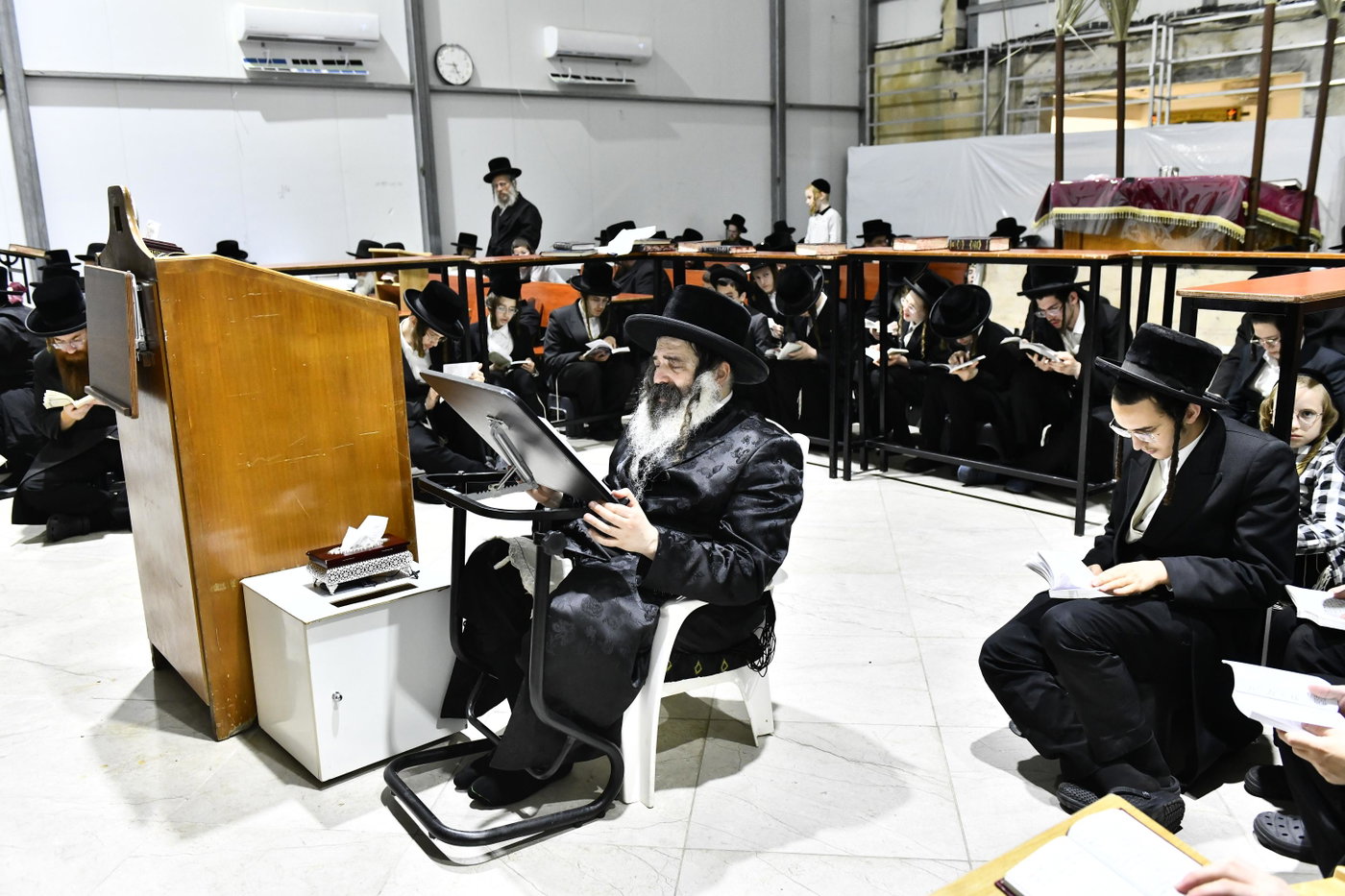 האדמו"ר מזוטשקא בליל תשעה באב