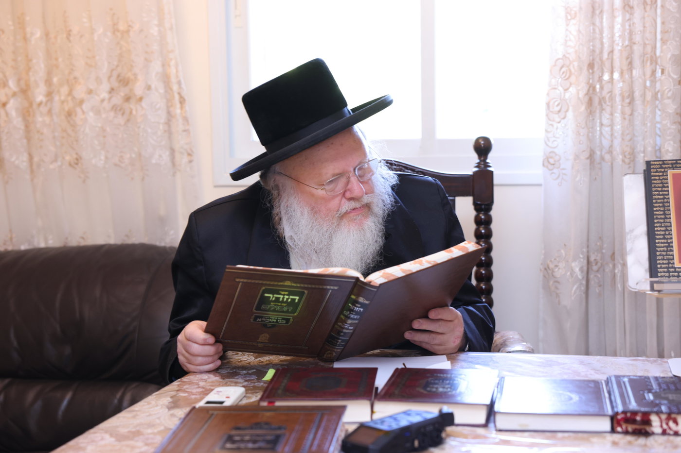 רבי אליהו ישראל אשלג אצל האדמו"ר מקומרנא