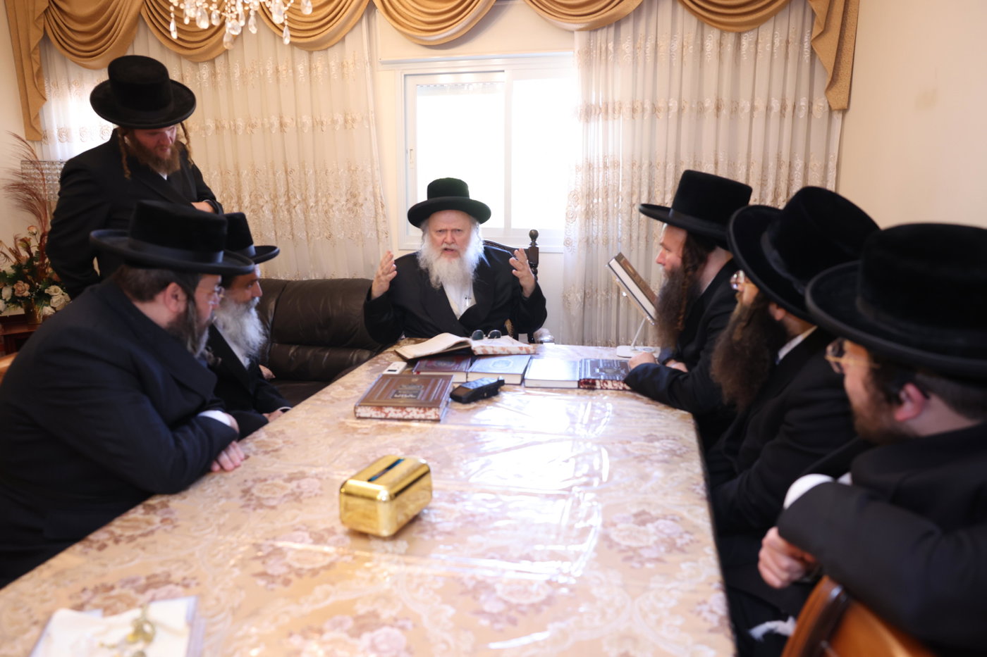 רבי אליהו ישראל אשלג אצל האדמו"ר מקומרנא