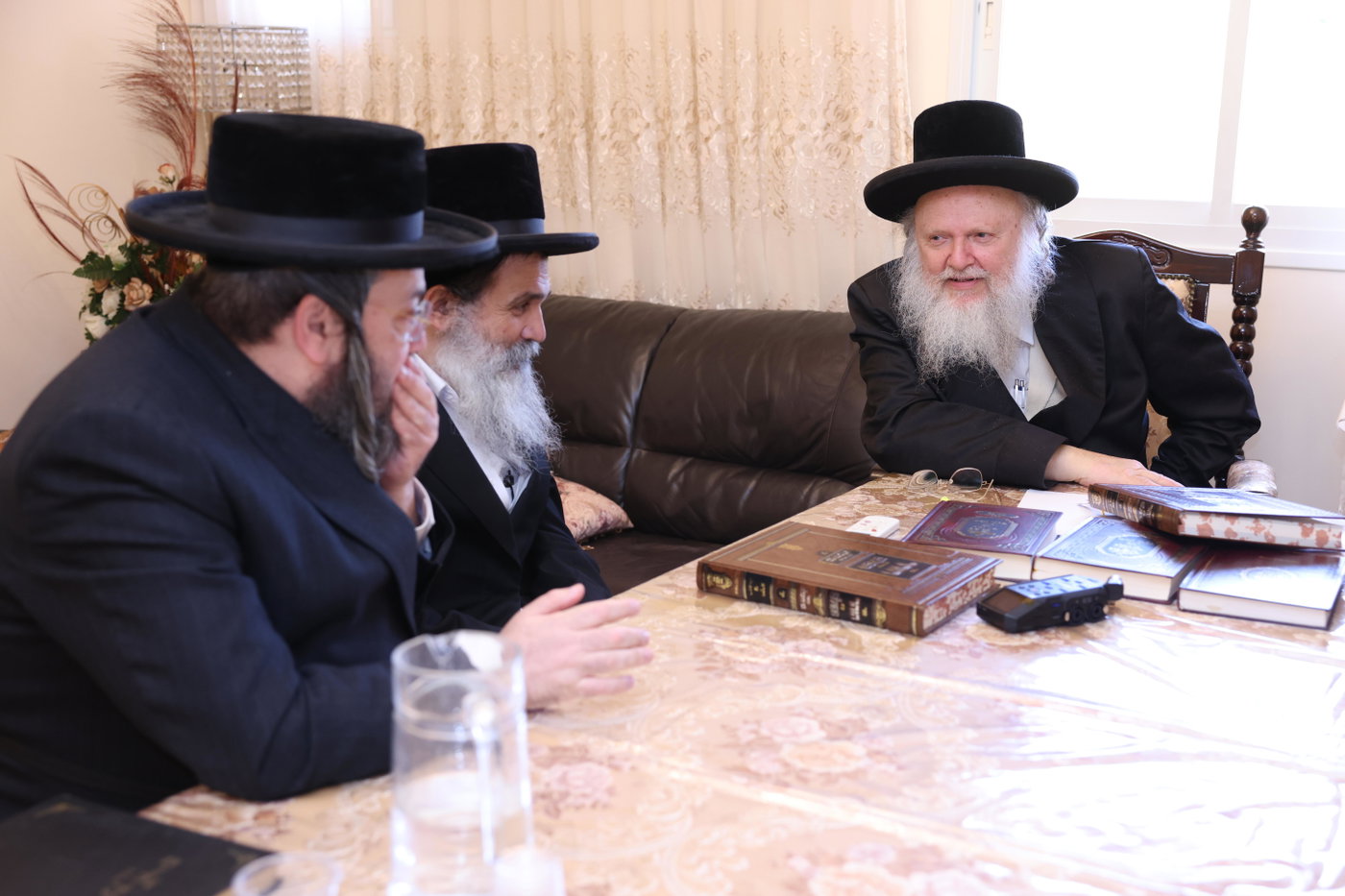 רבי אליהו ישראל אשלג אצל האדמו"ר מקומרנא