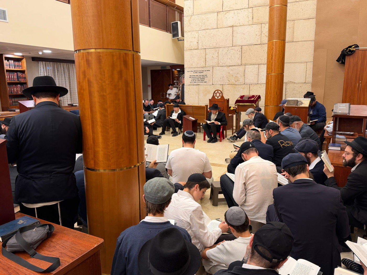הגר"ב לאזאר בליל תשעה באב