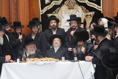 הגרי"מ שכטר בברית לנכד הגרצ"מ זילברברג