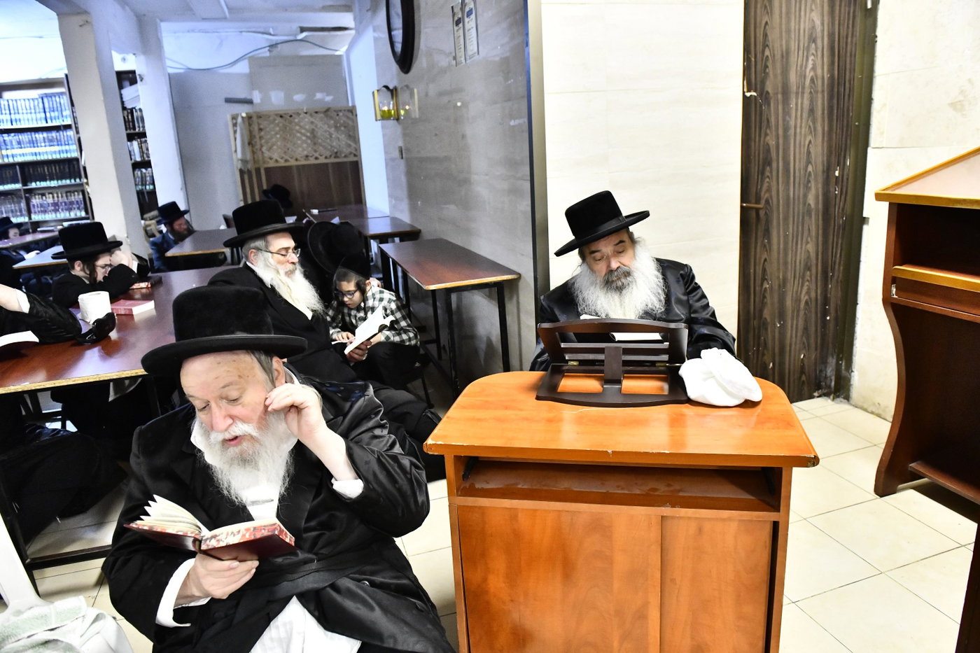 האדמו"ר מזידטשוב בליל תשעה באב