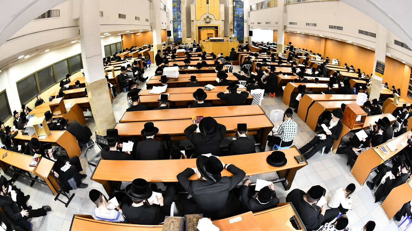 האדמו"ר מנדבורנה בליל תשעה באב