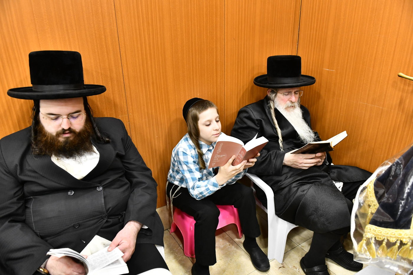 האדמו"ר מנדבורנה בליל תשעה באב
