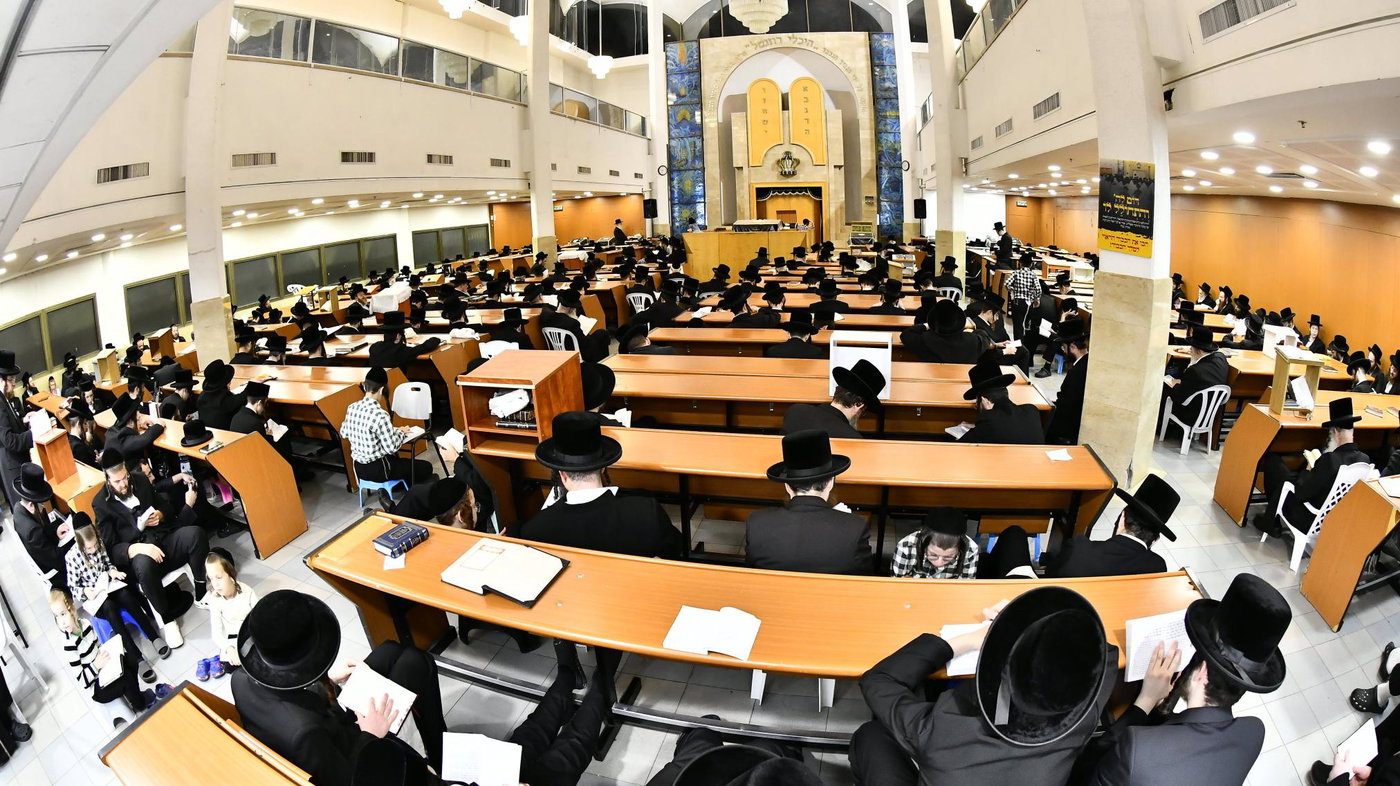 האדמו"ר מנדבורנה בליל תשעה באב