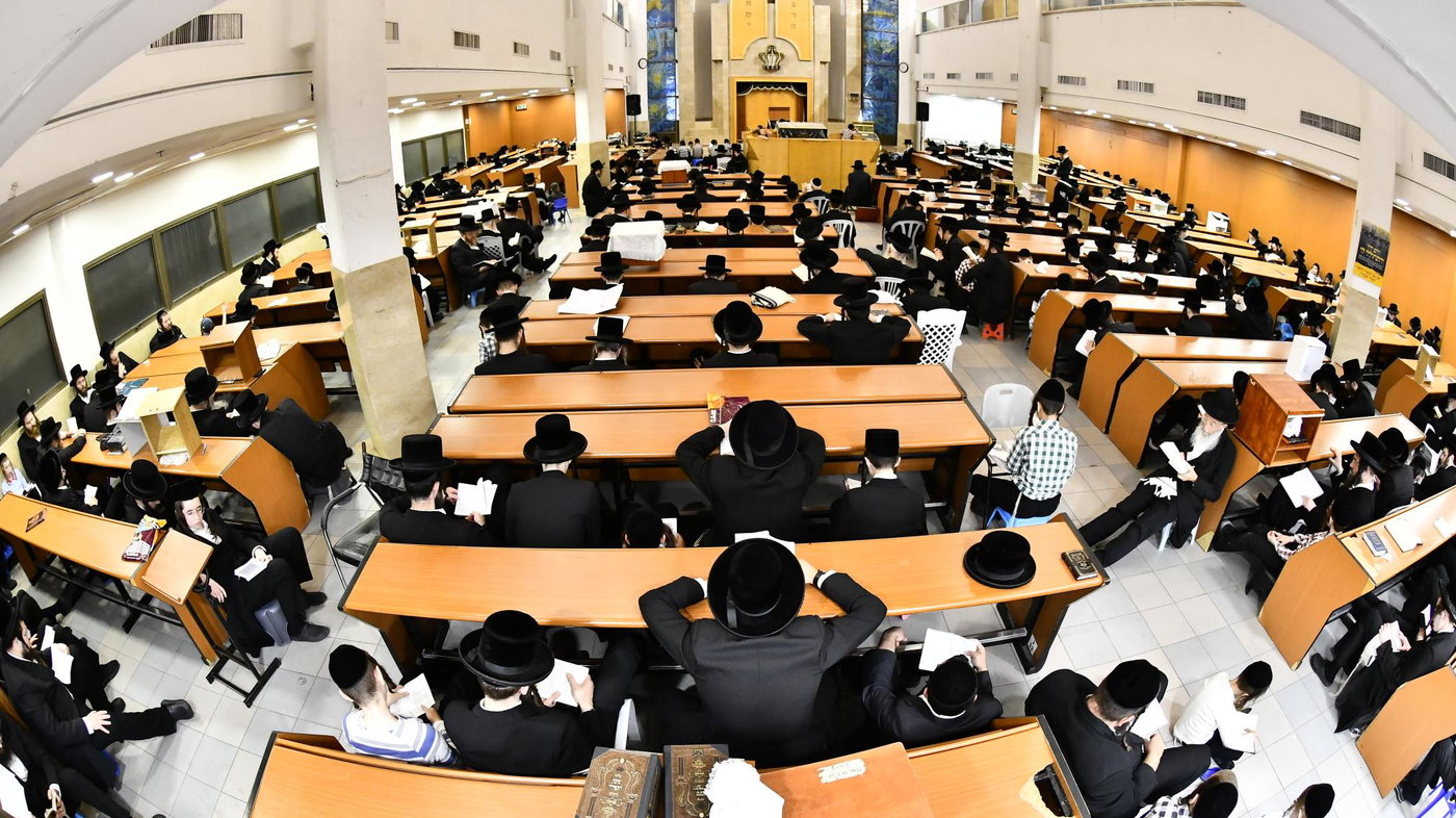 האדמו"ר מנדבורנה בליל תשעה באב