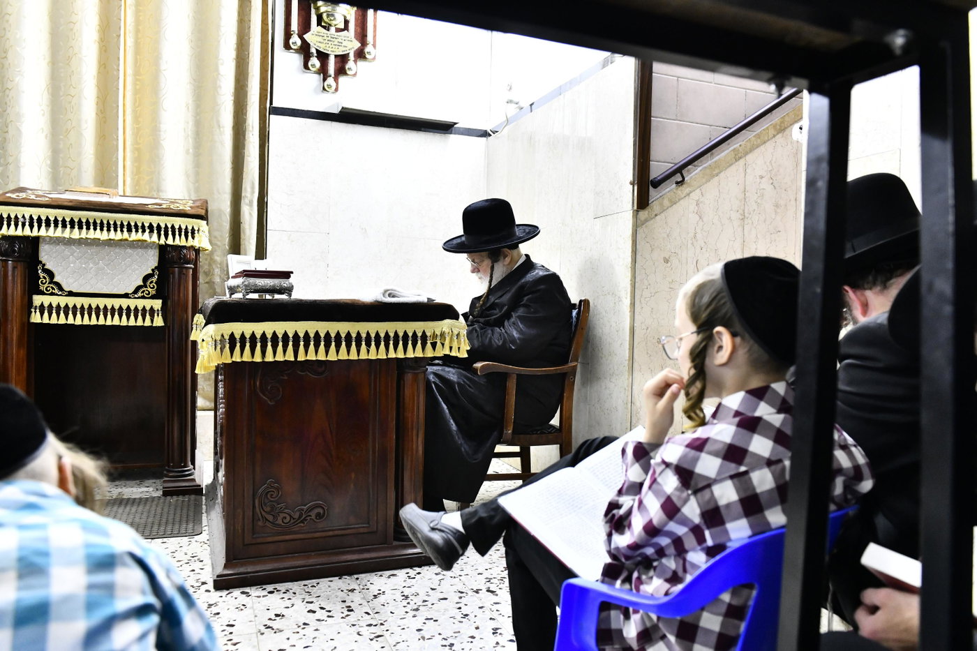 האדמו"ר ממודז'יץ בליל תשעה באב