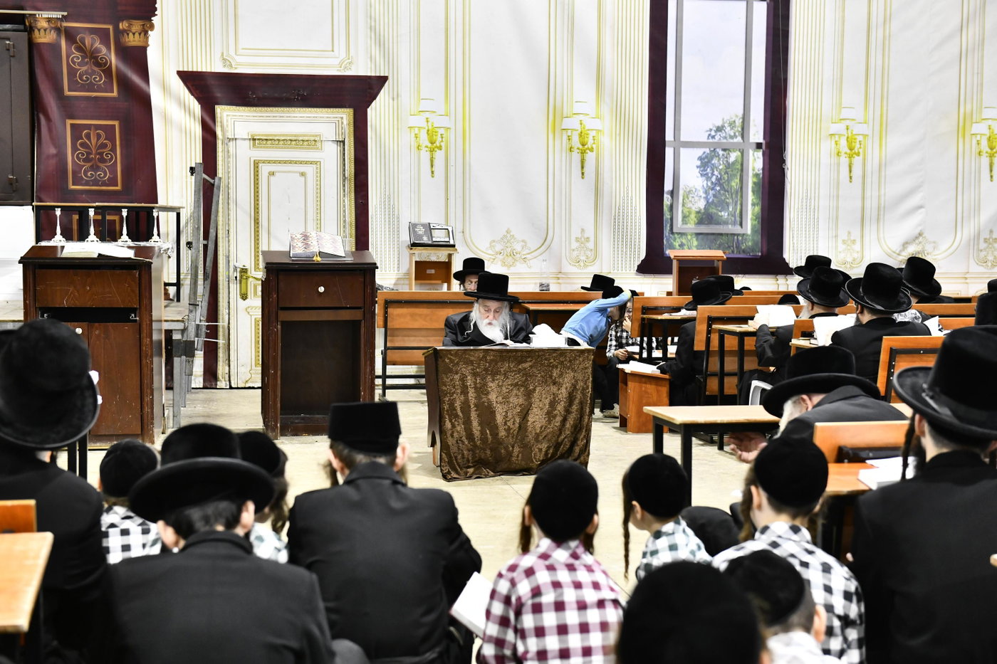 אדמו"ר ממחנובקא בעלזא בליל תשעה באב